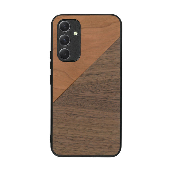 Coque de protection en bois véritable fabriquée en France pour Samsung A54 5G alliant du merisier et du noyer formant chacun un triangle avec une jointure en diagonale sur le thème de l'art abstrait