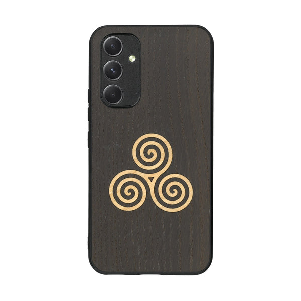 Coque de protection en bois véritable fabriquée en France pour Samsung A54 5G alliant du chêne fumé et du bambou et doré représentant un triskell