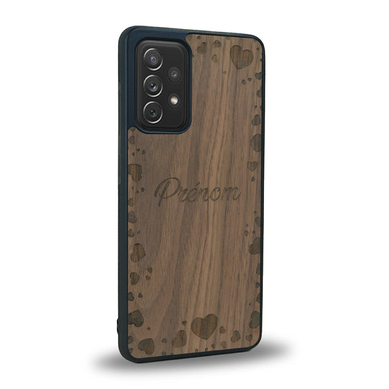 Coque de protection en bois véritable fabriquée en France pour Samsung A92 sur le thème de la fête des mères avec un motif représentant des coeurs et des feuilles