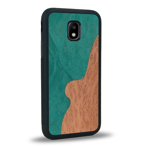 Coque de protection en bois véritable fabriquée en France pour Samsung J3 2017 alliant plusieurs essences de bois pour représenter une plage paradisiaque