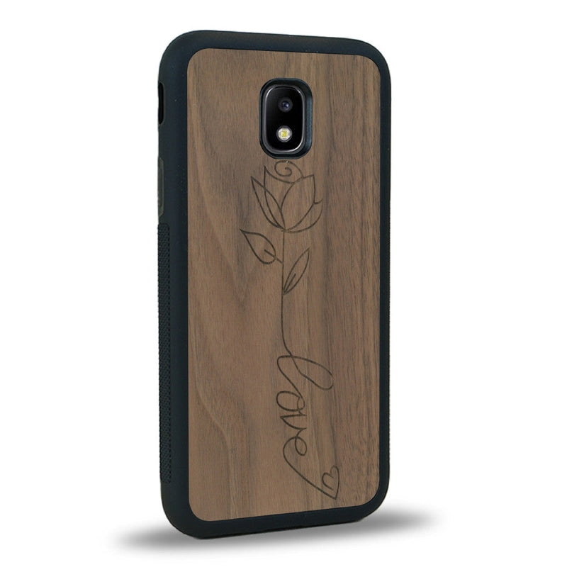 Coque de protection en bois véritable fabriquée en France pour Samsung J3 2017 sur le thème de la fête des mères avec un motif représentant une fleur dont la tige forme le mot "love"