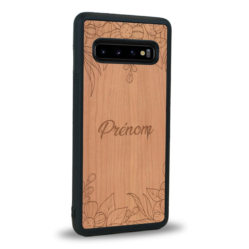 Coque de protection en bois véritable fabriquée en France pour Samsung S10 sur le thème de la fête des mères avec un motif représentant des fleurs et des feuilles