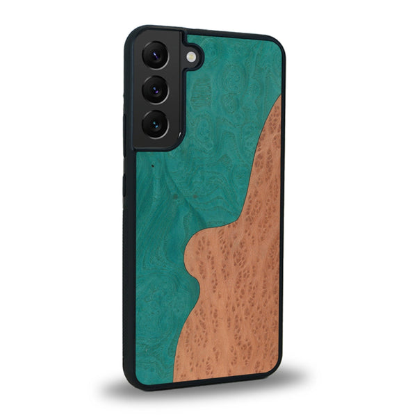 Coque de protection en bois véritable fabriquée en France pour Samsung S21 alliant plusieurs essences de bois pour représenter une plage paradisiaque