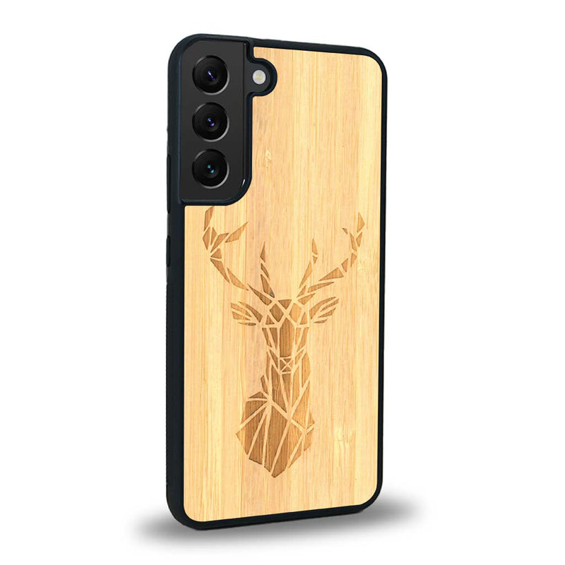 Coque de protection en bois véritable fabriquée en France pour Samsung S24 sur le thème de la nature et des animaux représentant une tête de cerf gométrique avec un design moderne et minimaliste