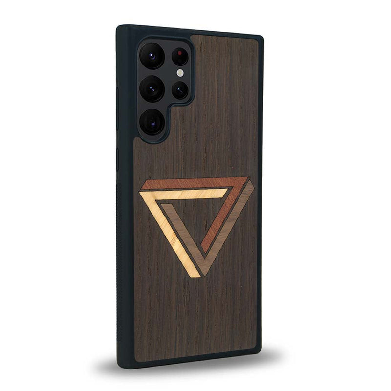 Coque de protection en bois véritable fabriquée en France pour Samsung S24 Ultra sur le thème de l'art géométrique qui allie du chêne fumé, du noyer, du bambou et du padouk représentant le triangle de penrose