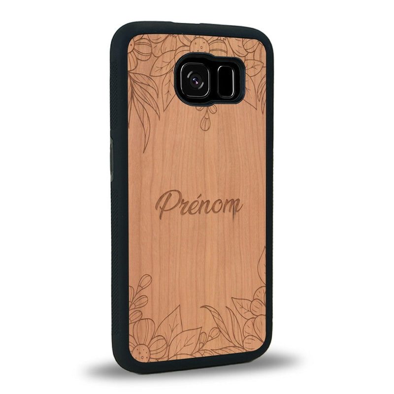 Coque de protection en bois véritable fabriquée en France pour Samsung S6 sur le thème de la fête des mères avec un motif représentant des fleurs et des feuilles