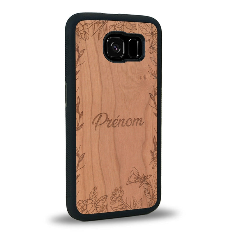 Coque de protection en bois véritable fabriquée en France pour Samsung S6E sur le thème de la fête des mères avec un motif représentant des fleurs et des feuilles