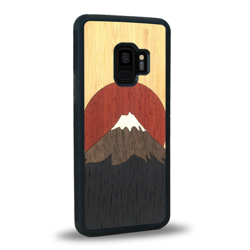 Coque de protection en bois véritable fabriquée en France pour Samsung S9 alliant plusieurs essences de bois pour représenter le mont Fuji