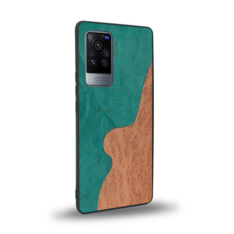 Coque de protection en bois véritable fabriquée en France pour Vivo X60 alliant plusieurs essences de bois pour représenter une plage paradisiaque