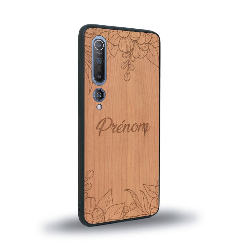 Coque de protection en bois véritable fabriquée en France pour Xiaomi Mi 10 sur le thème de la fête des mères avec un motif représentant des fleurs et des feuilles