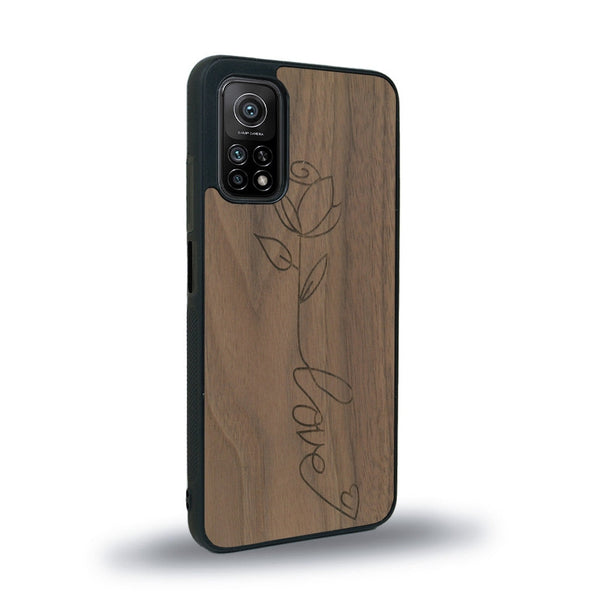 Coque de protection en bois véritable fabriquée en France pour Xiaomi Mi 10 Lite sur le thème de la fête des mères avec un motif représentant une fleur dont la tige forme le mot "love"