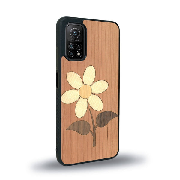 Coque de protection en bois véritable fabriquée en France pour Xiaomi Mi 10 Lite alliant plusieurs essences de bois pour représenter une marguerite