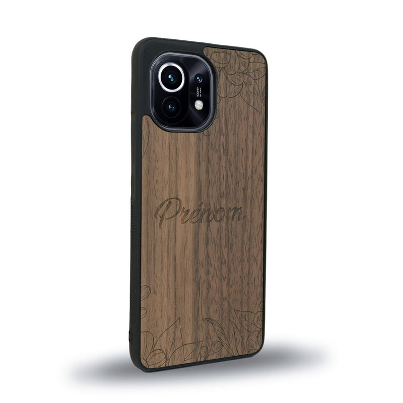 Coque de protection en bois véritable fabriquée en France pour Xiaomi Mi 11 sur le thème de la fête des mères avec un motif représentant des fleurs et des feuilles