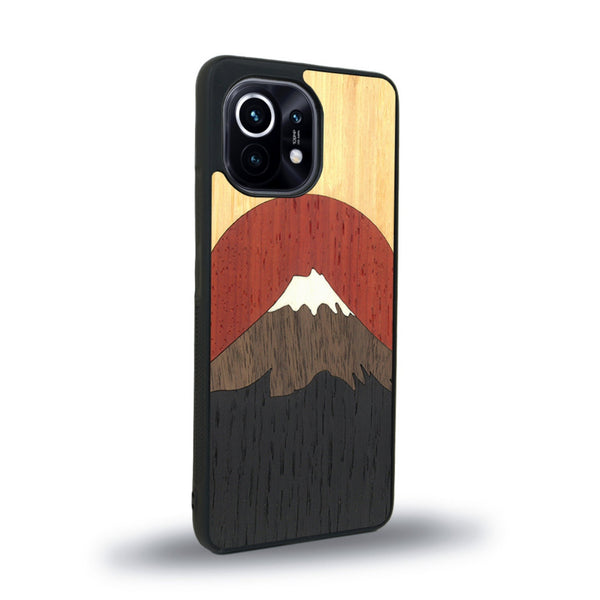 Coque de protection en bois véritable fabriquée en France pour Xiaomi Mi 11 Lite alliant plusieurs essences de bois pour représenter le mont Fuji