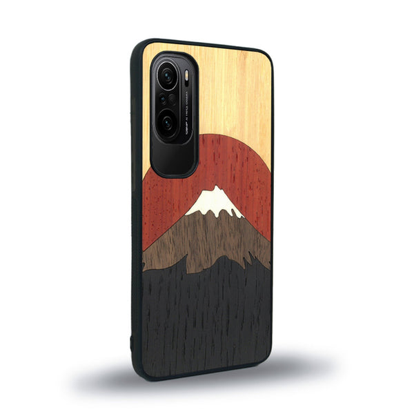 Coque de protection en bois véritable fabriquée en France pour Xiaomi Mi 11i alliant plusieurs essences de bois pour représenter le mont Fuji