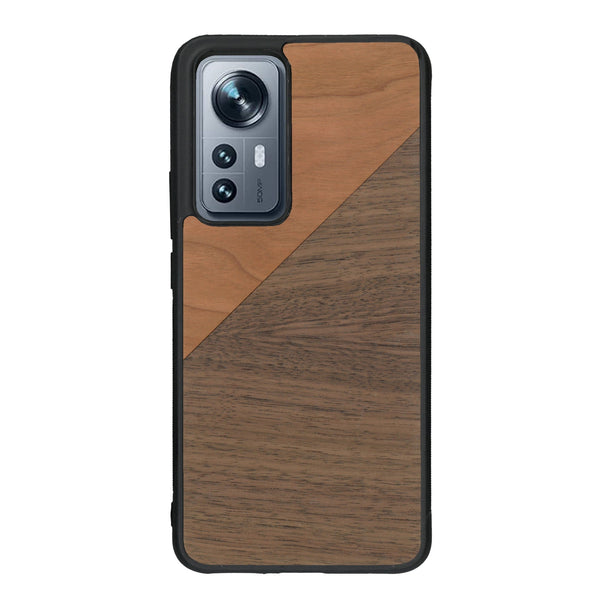 Coque de protection en bois véritable fabriquée en France pour Xiaomi Mi 12 5G alliant du merisier et du noyer formant chacun un triangle avec une jointure en diagonale sur le thème de l'art abstrait