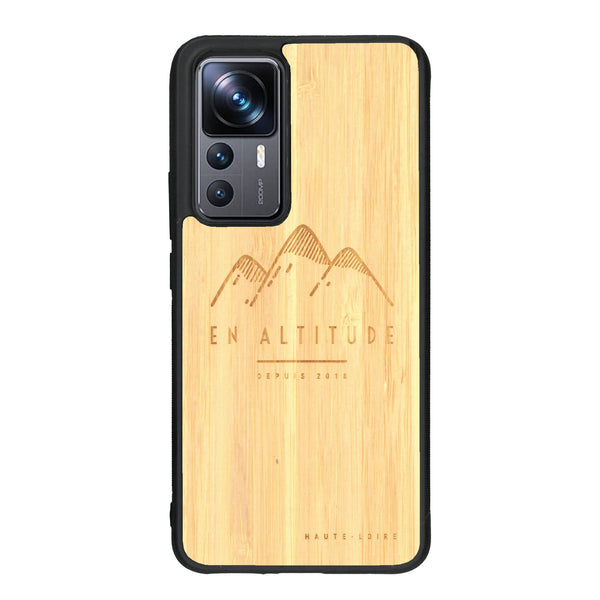 Coque de protection en bois véritable fabriquée en France pour Xiaomi Mi 12T Pro représentant des montagnes, sur le thème de la randonnée en pleine nature et du trail