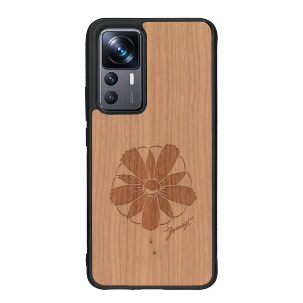 Coque de protection en bois véritable fabriquée en France pour Xiaomi Mi 12T Pro sur le thème des fleurs et de la montagne avec un motif de gravure représentant les pétales d'une fleur des montagnes