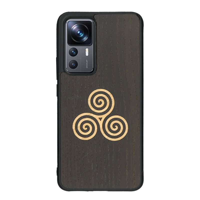 Coque de protection en bois véritable fabriquée en France pour Xiaomi Mi 12T Pro alliant du chêne fumé et du bambou et doré représentant un triskell