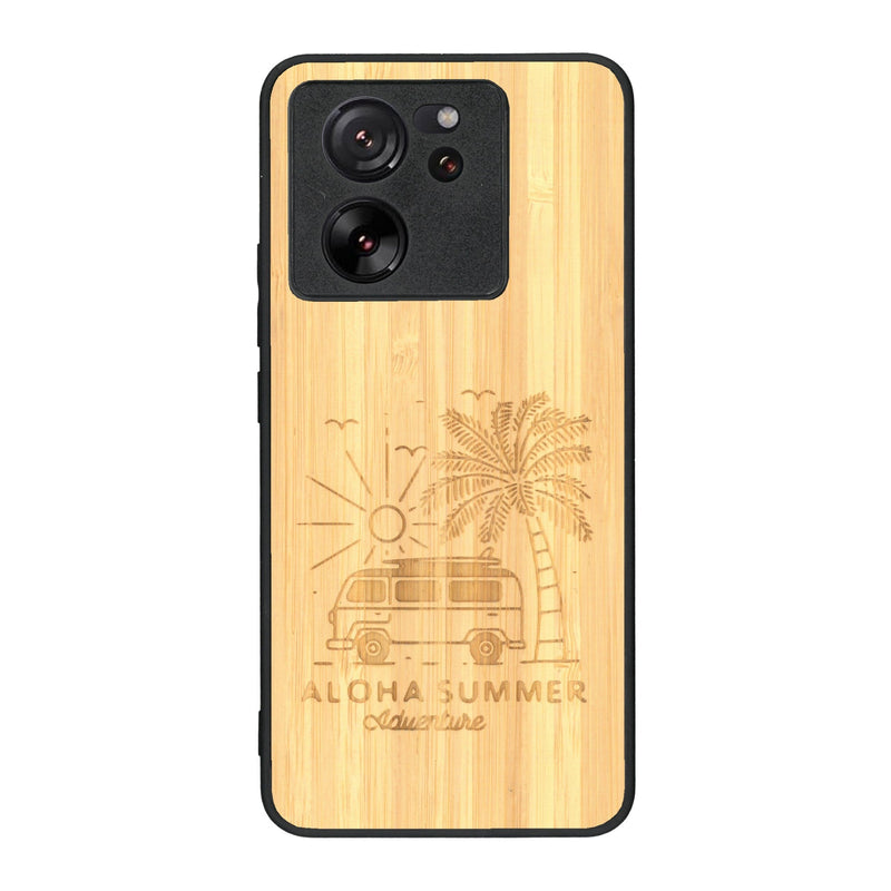 Coque de protection en bois véritable fabriquée en France pour Xiaomi Mi 13 T sur le thème de la plage, de l'été et vanlife.