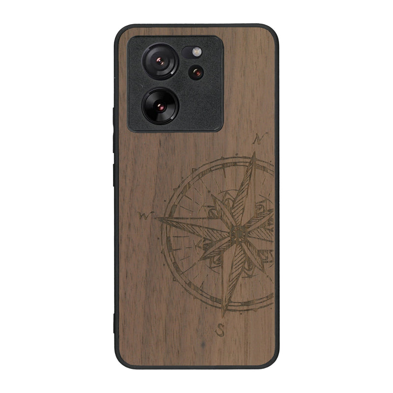 Coque de protection en bois véritable fabriquée en France pour Xiaomi Mi 13 T avec une gravure "rose des vents" sur le thème nautique et de l'océan qui s'inspire des boussoles de pirate