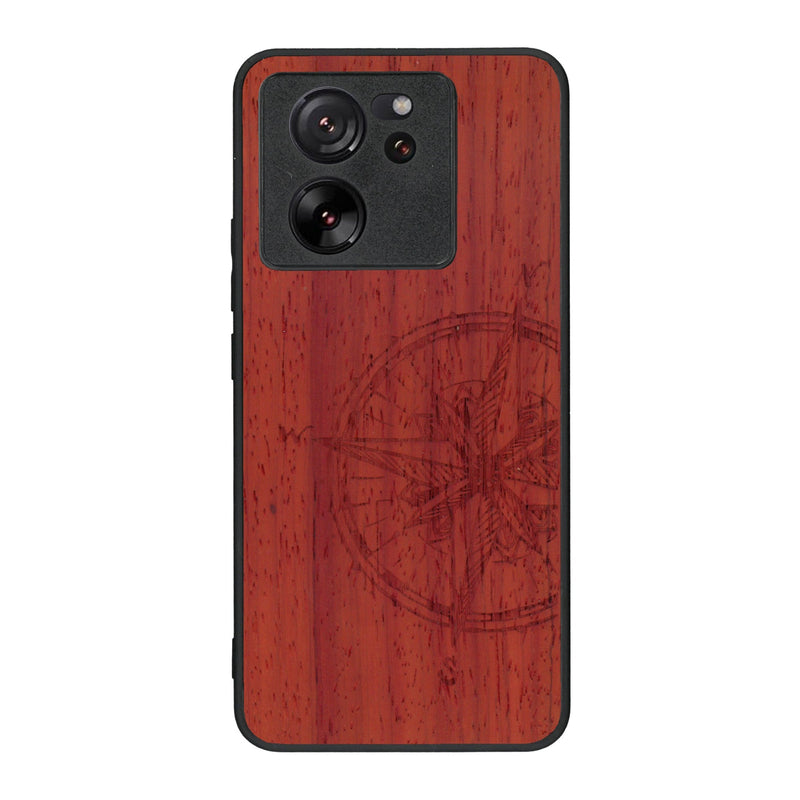 Coque de protection en bois véritable fabriquée en France pour Xiaomi Mi 13 T avec une gravure "rose des vents" sur le thème nautique et de l'océan qui s'inspire des boussoles de pirate