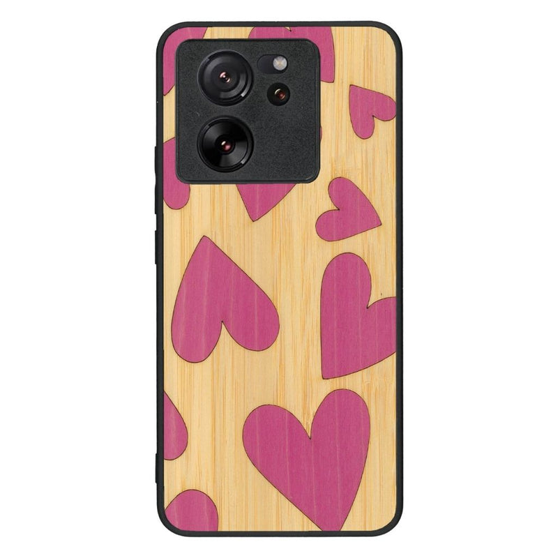 Coque de protection en bois véritable fabriquée en France pour Xiaomi Mi 13 T alliant plusieurs essences de bois pour représenter des coeurs pour les amoureux