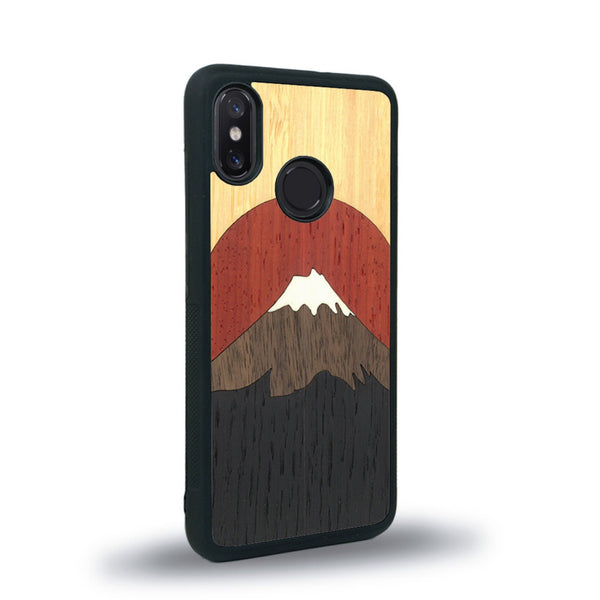 Coque de protection en bois véritable fabriquée en France pour Xiaomi Mi 8 alliant plusieurs essences de bois pour représenter le mont Fuji