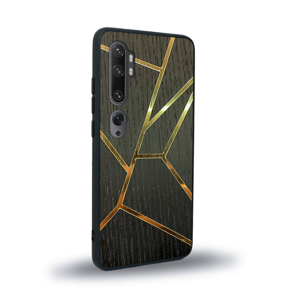 Coque de protection en bois véritable fabriquée en France pour Xiaomi Mi Note 10 Pro alliant plusieurs essences de bois pour représenter des fragments design