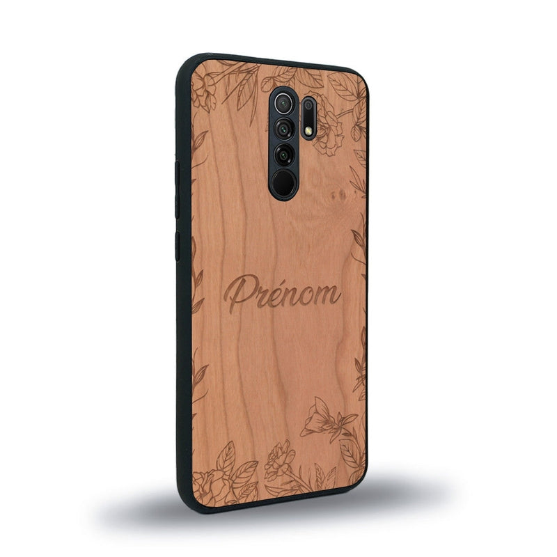 Coque de protection en bois véritable fabriquée en France pour Xiaomi Redmi 9 sur le thème de la fête des mères avec un motif représentant des fleurs et des feuilles