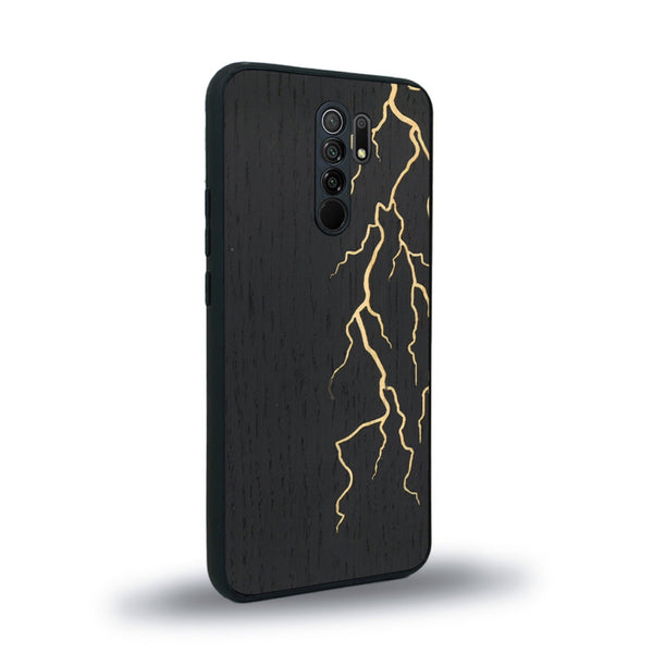 Coque de protection en bois véritable fabriquée en France pour Xiaomi Redmi 9 alliant plusieurs essences de bois pour représenter un éclair divin