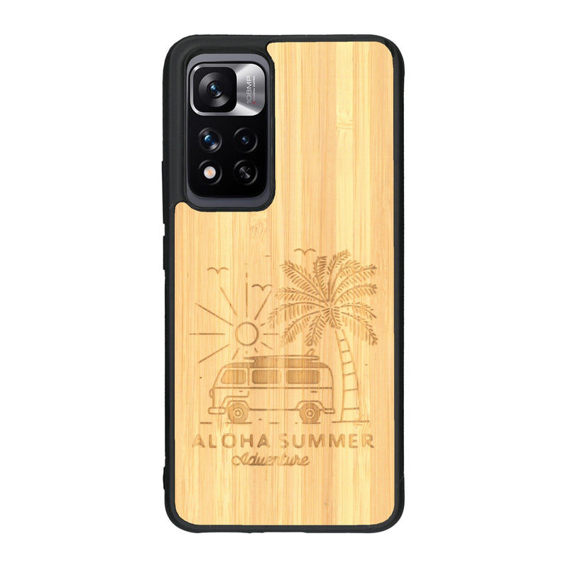 Coque de protection en bois véritable fabriquée en France pour Xiaomi Redmi Note 11 5G sur le thème de la plage, de l'été et vanlife.