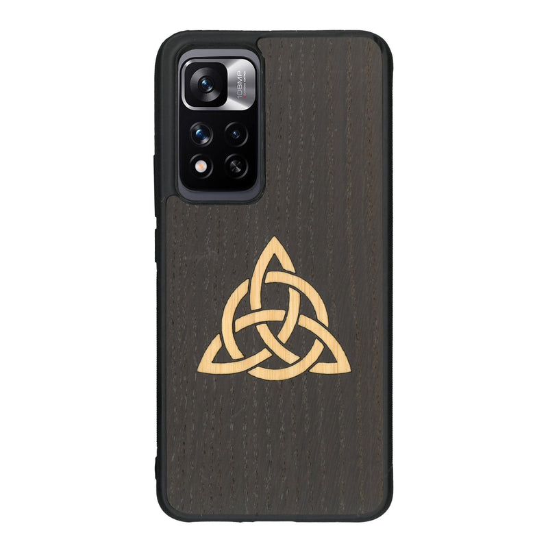 Coque de protection en bois véritable fabriquée en France pour Xiaomi Redmi Note 11 5G alliant du chêne fumé et du bambou représentant une triquetra