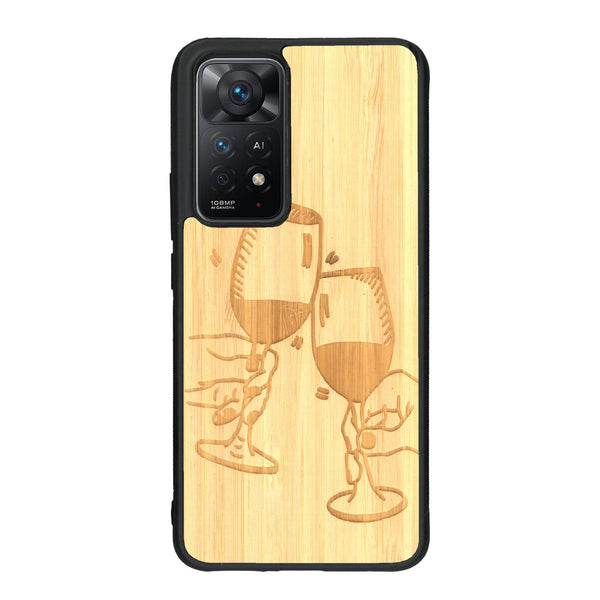 Coque de protection en bois véritable fabriquée en France pour Xiaomi Redmi Note 11 Pro représentant une vue de face d'une flute de champagne dessinée à la main par l'artiste Maud Dabs