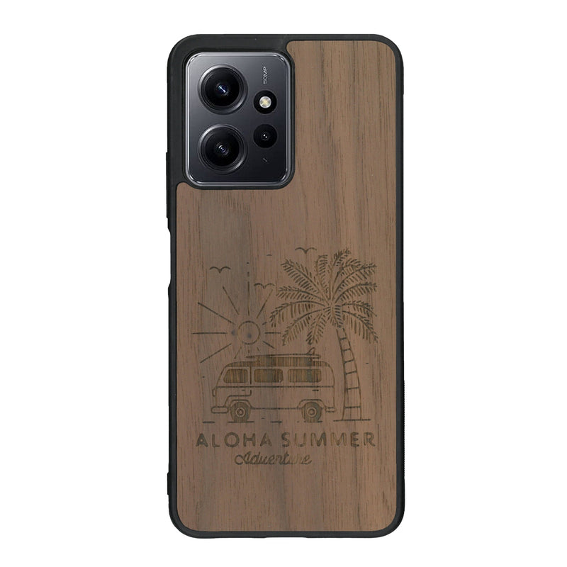 Coque de protection en bois véritable fabriquée en France pour Xiaomi Redmi Note 12 sur le thème de la plage, de l'été et vanlife.