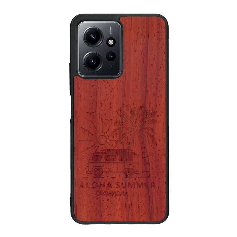 Coque de protection en bois véritable fabriquée en France pour Xiaomi Redmi Note 12 sur le thème de la plage, de l'été et vanlife.