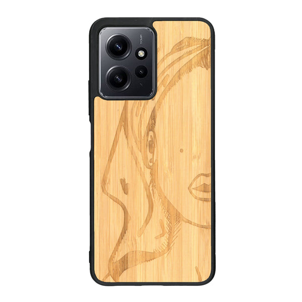 Coque de protection en bois véritable fabriquée en France pour Xiaomi Redmi Note 12 représentant une silhouette féminine épurée de type line art en collaboration avec l'artiste Maud Dabs