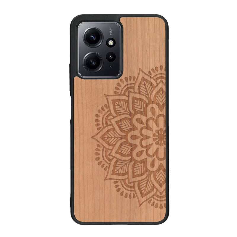 Coque de protection en bois véritable fabriquée en France pour Xiaomi Redmi Note 12 sur le thème de la bohème et du tatouage au henné avec une gravure représentant un mandala