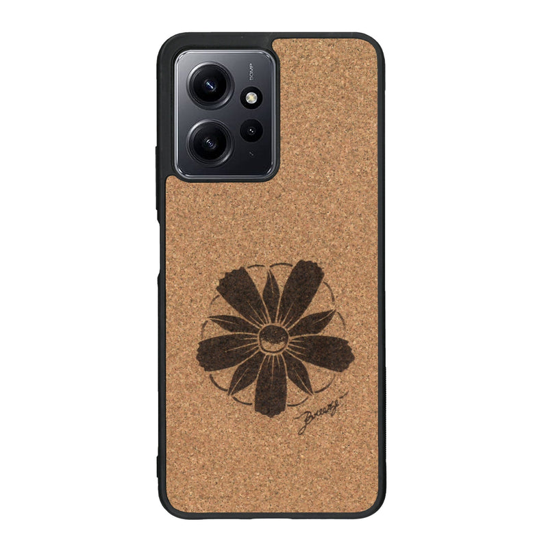 Coque de protection en bois véritable fabriquée en France pour Xiaomi Redmi Note 12 Pro sur le thème des fleurs et de la montagne avec un motif de gravure représentant les pétales d'une fleur des montagnes