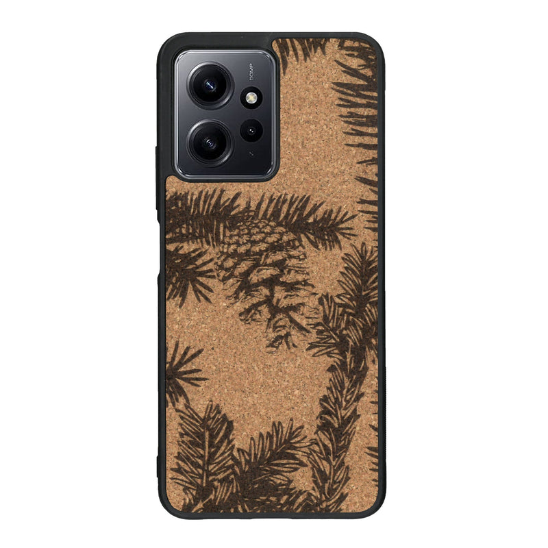 Coque de protection en bois véritable fabriquée en France pour Xiaomi Redmi Note 12 Pro sur le thème de la nature des arbres avec un motif de gravure représentant des épines de sapin et des pommes de pin