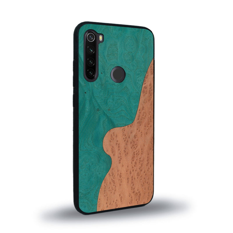 Coque de protection en bois véritable fabriquée en France pour Xiaomi Redmi Note 8 alliant plusieurs essences de bois pour représenter une plage paradisiaque