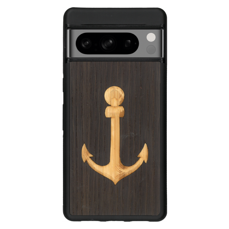 Coque de protection en bois véritable fabriquée en France pour Google Pixel 7pro sur le thème nautique avec un bois clair et un bois foncé représentant une ancre de bateau