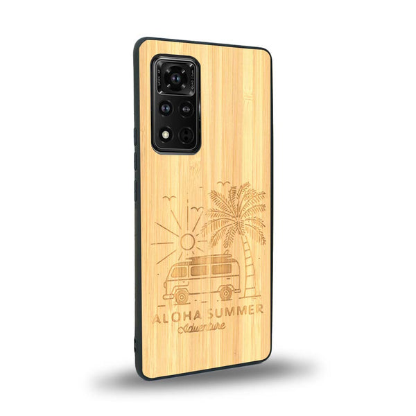 Coque de protection en bois véritable fabriquée en France pour Honor V40 sur le thème de la plage, de l'été et vanlife.