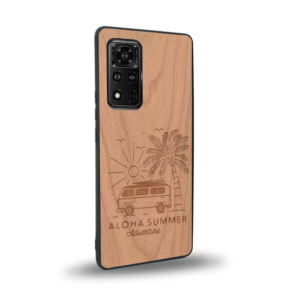 Coque de protection en bois véritable fabriquée en France pour Honor V40 sur le thème de la plage, de l'été et vanlife.