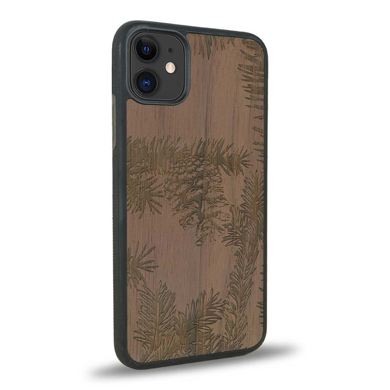 Coque iPhone 11 - La Pomme de Pin - Coque en bois