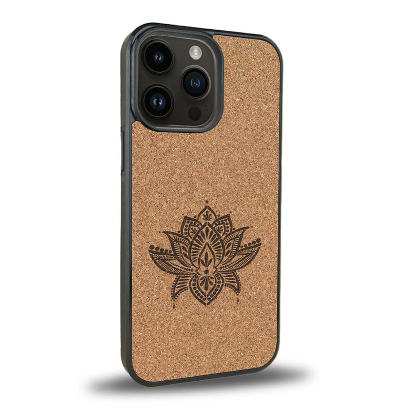 Coque iPhone 12 Pro - Le Lotus - Coque en bois