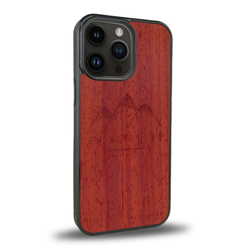 Coque iPhone 13 Pro - En Altitude - Coque en bois