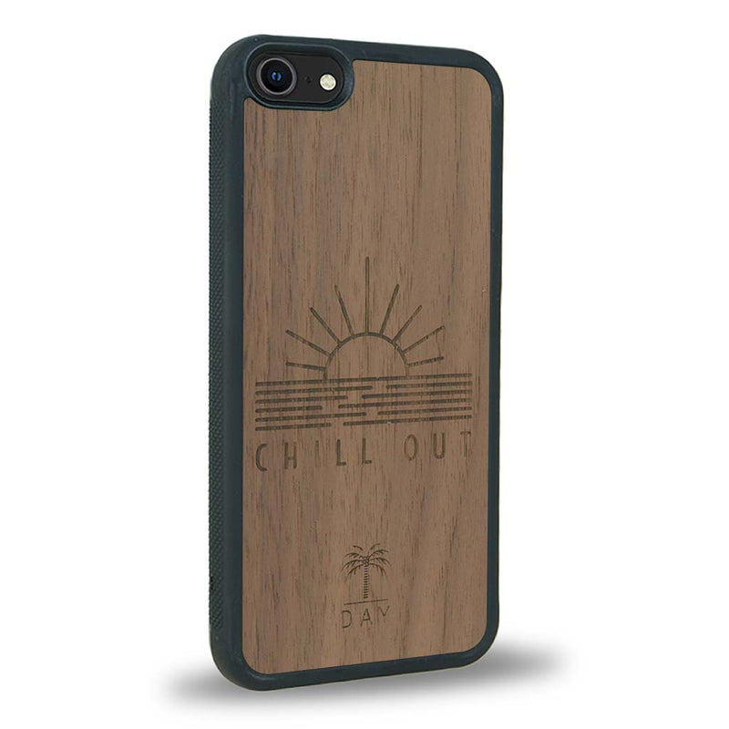 Coque iPhone SE 2022 - La Chill Out - Coque en bois