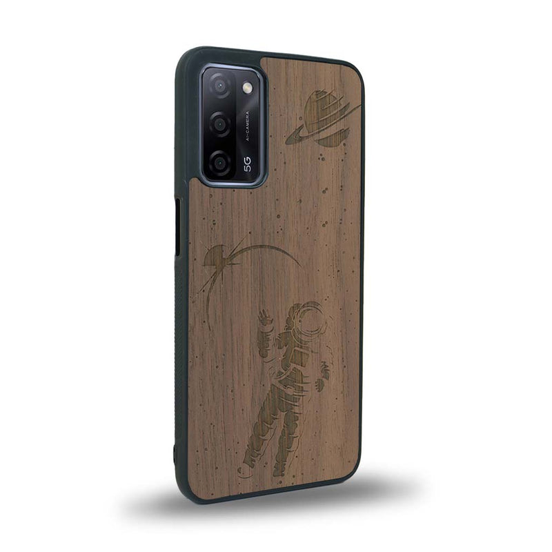 Coque de protection en bois véritable fabriquée en France pour Oppo A55 5G sur le thème des astronautes