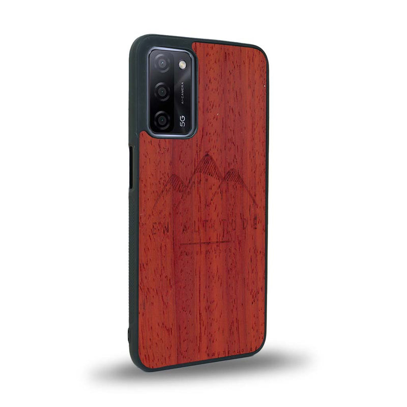 Coque de protection en bois véritable fabriquée en France pour Oppo A55 5G représentant des montagnes, sur le thème de la randonnée en pleine nature et du trail